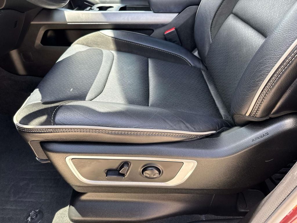 2023 RAM 1500 Laramie Crew Cab 4x4 5'7' Box