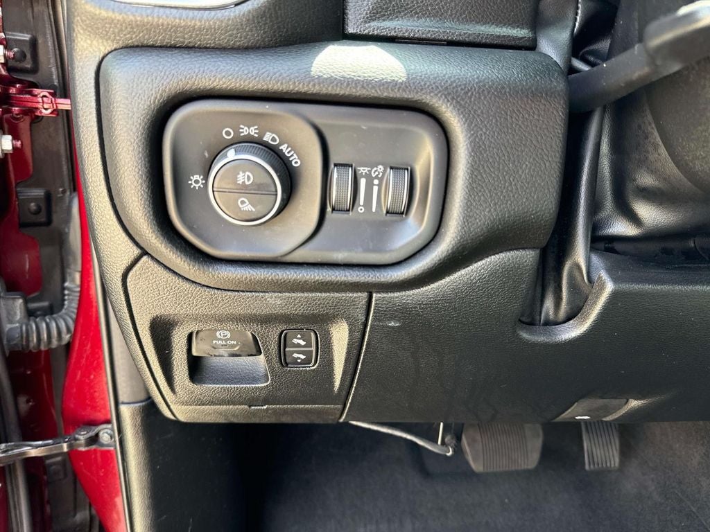 2023 RAM 1500 Laramie Crew Cab 4x4 5'7' Box