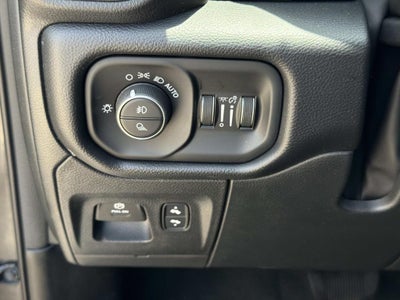 2022 RAM 1500 Laramie Crew Cab 4x4 6'4' Box