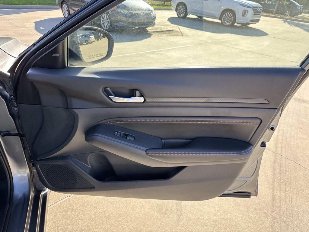 2022 Nissan Altima SR FWD