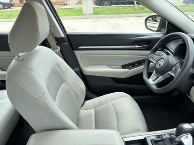 2022 Nissan Altima SV FWD