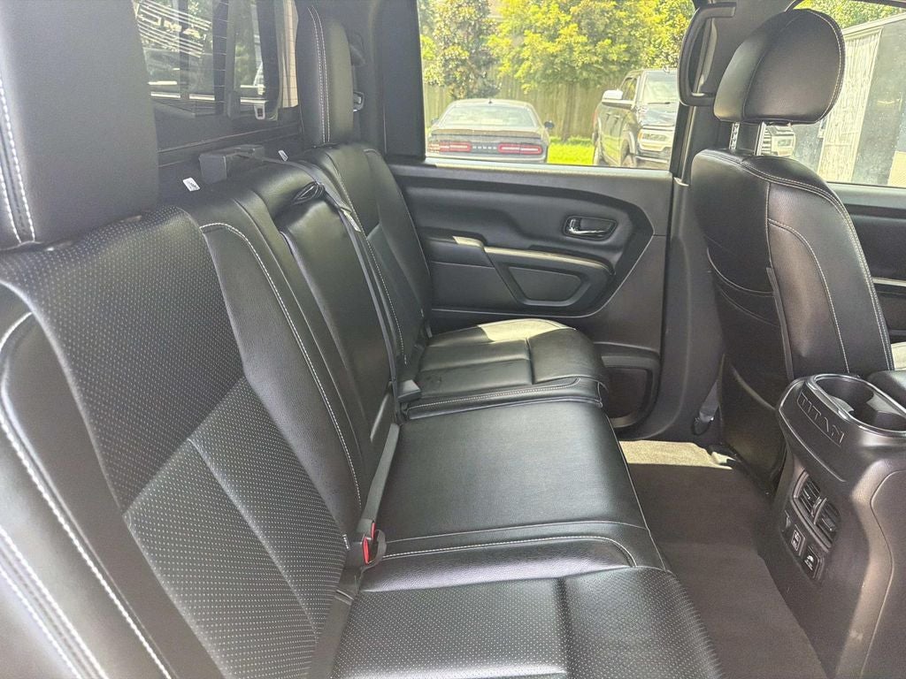 2019 Nissan TITAN SV