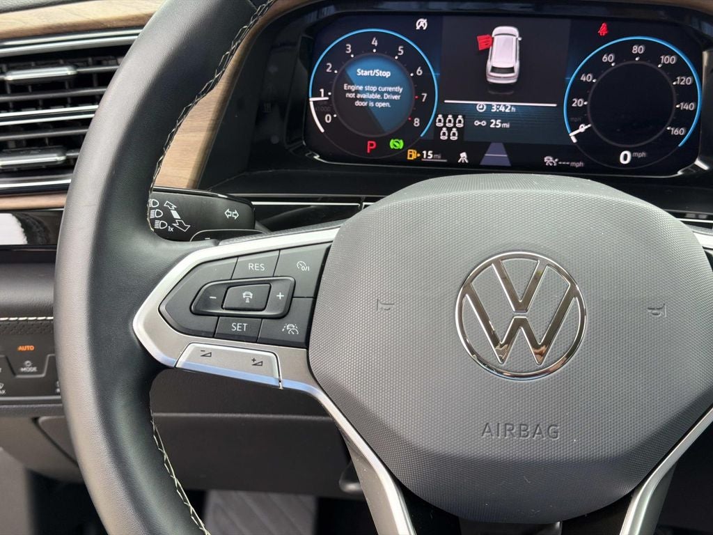 2025 Volkswagen Atlas 2.0T SE w/Technology