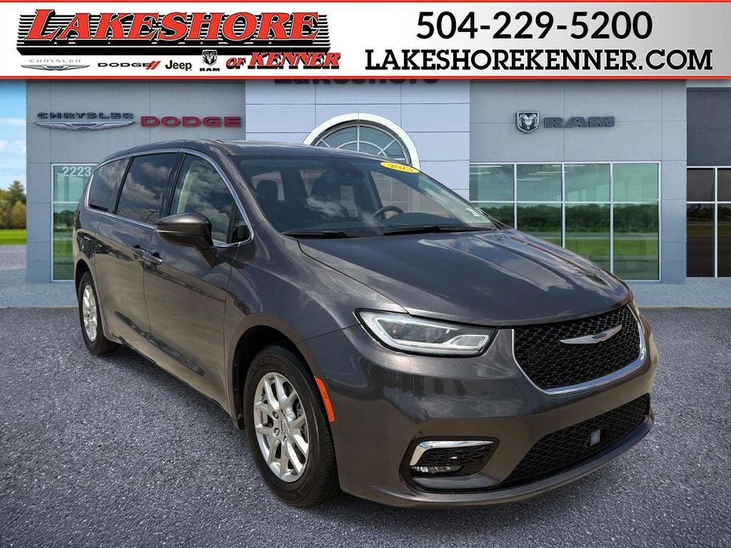 2023 Chrysler Pacifica Touring L