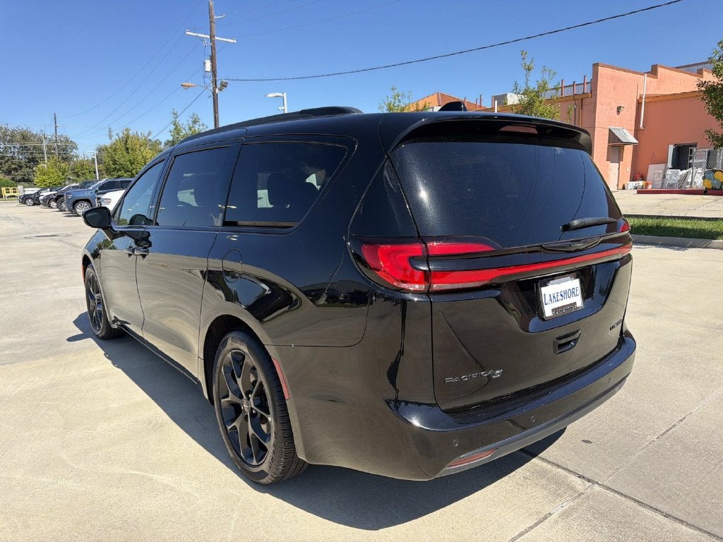 2025 Chrysler Pacifica Limited