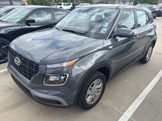 2022 Nissan Kicks SR