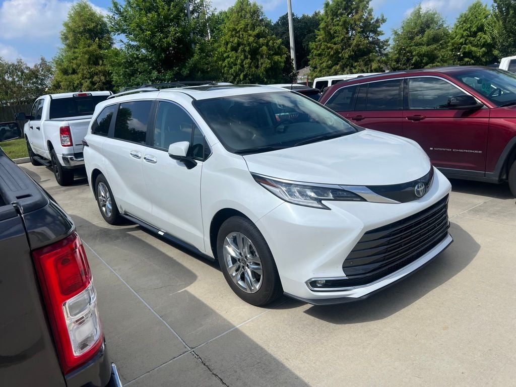 2023 Toyota Sienna Limited