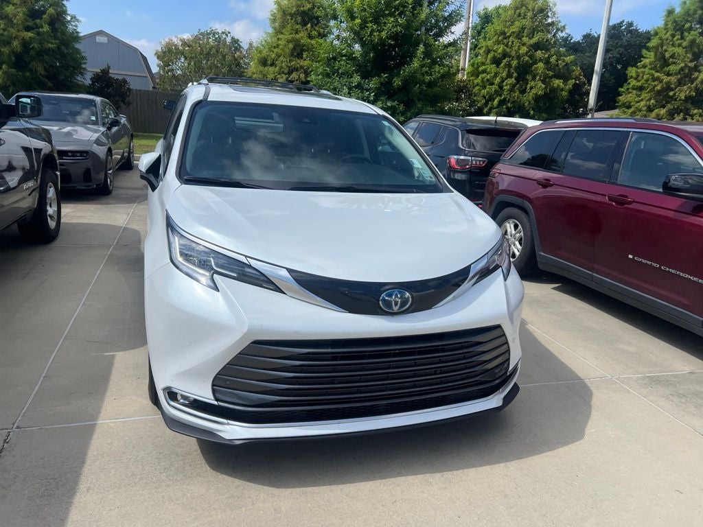 2023 Toyota Sienna Limited
