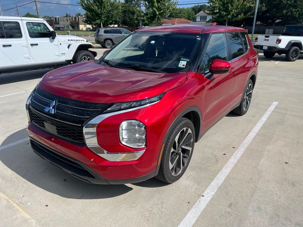 2022 Mitsubishi Outlander ES