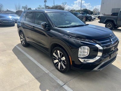 2025 Mitsubishi Outlander SE