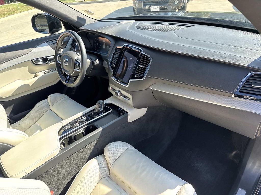 2021 Volvo XC90 Recharge Plug-In Hybrid T8 R-Design 7 Passenger