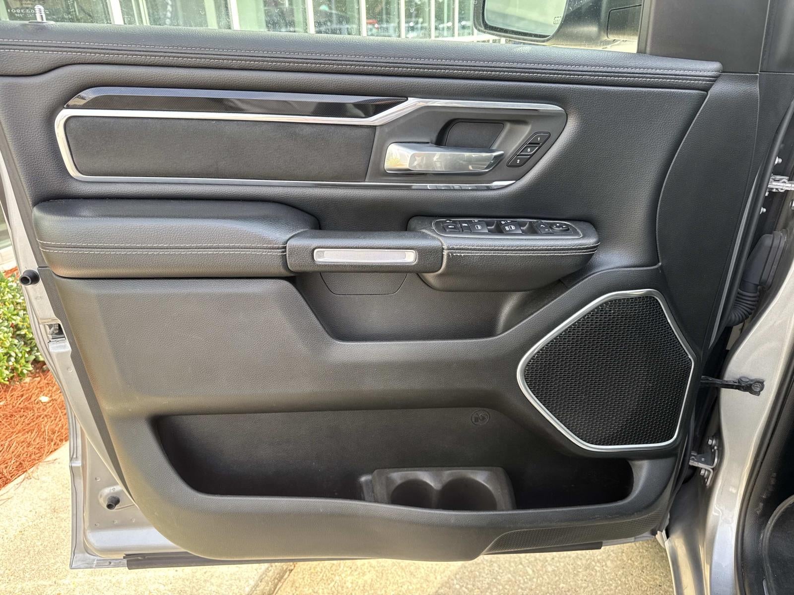 2019 RAM 1500 Laramie Crew Cab 4x2 5'7' Box