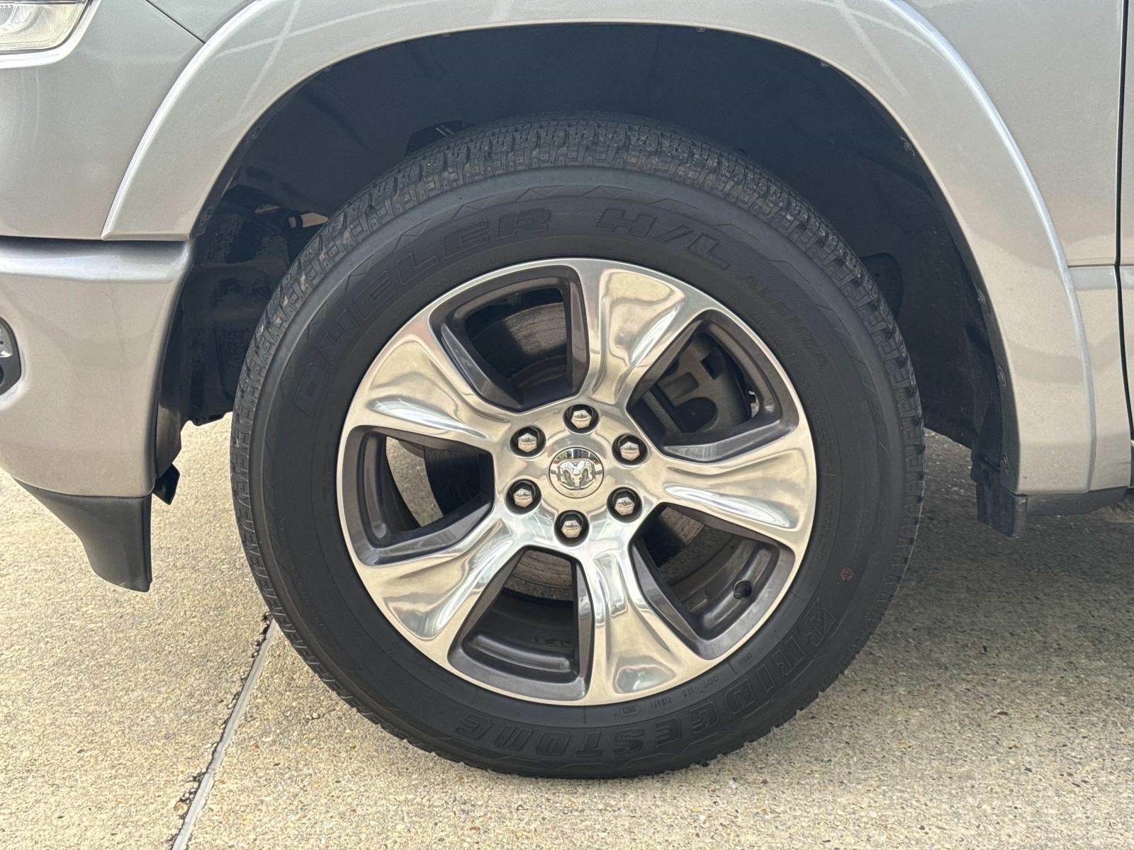 2019 RAM 1500 Laramie Crew Cab 4x2 5'7' Box