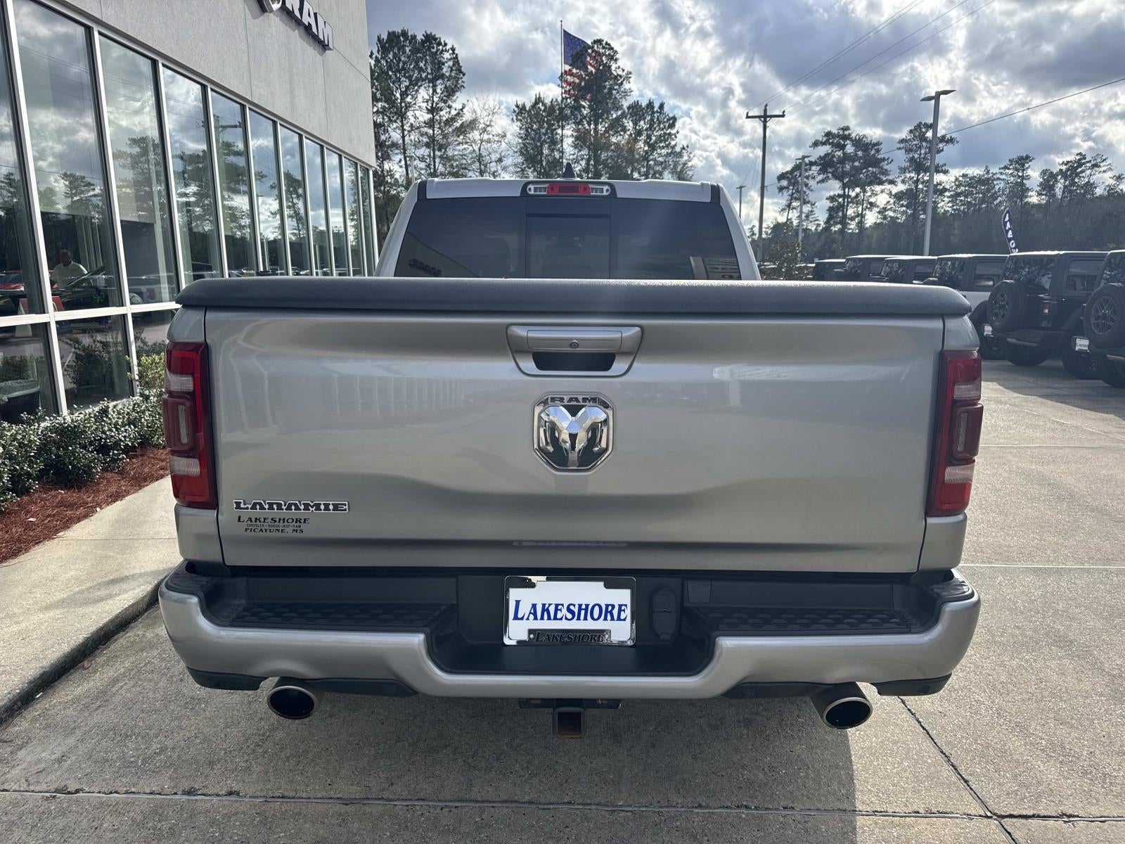2019 RAM 1500 Laramie Crew Cab 4x2 5'7' Box