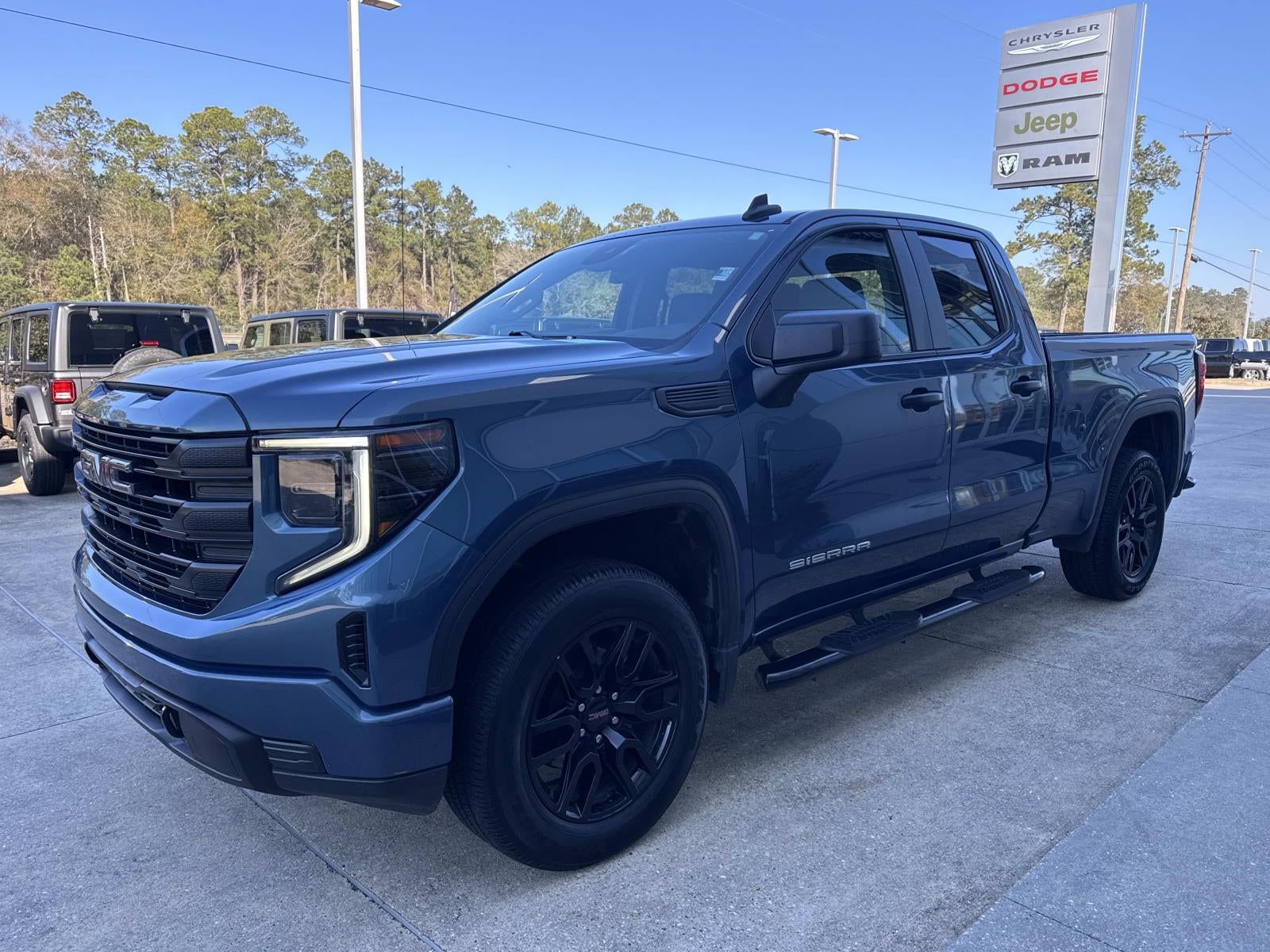 2024 GMC Sierra 1500 2WD Double Cab Standard Box Pro