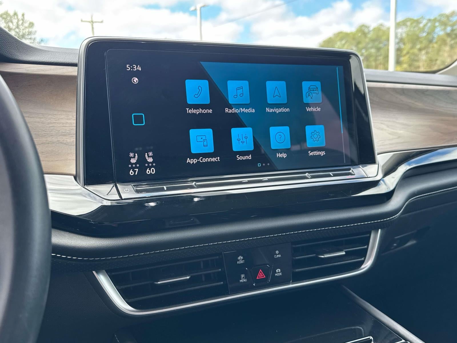 2024 Volkswagen Atlas 2.0T SE w/Technology