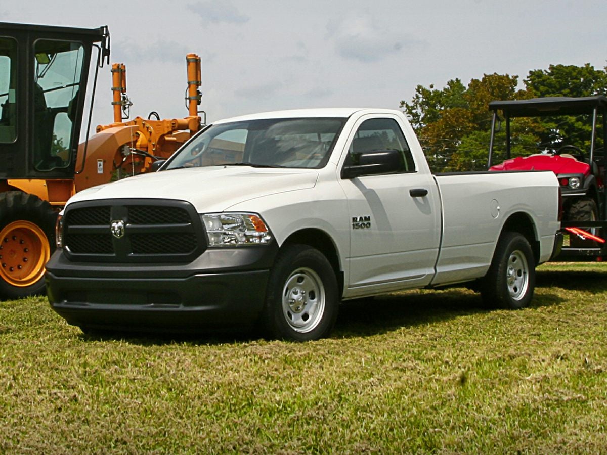 2022 RAM 1500 Classic Tradesman Crew Cab 4x4 5'7' Box