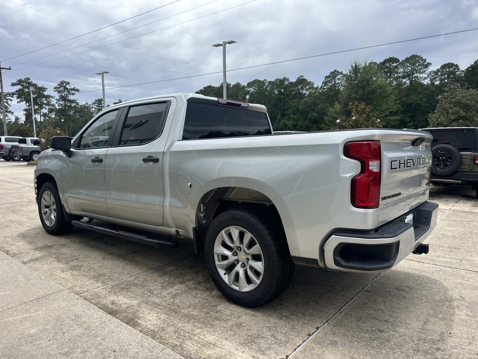 2020 Chevrolet Silverado 1500 2WD Crew Cab Short Bed Custom