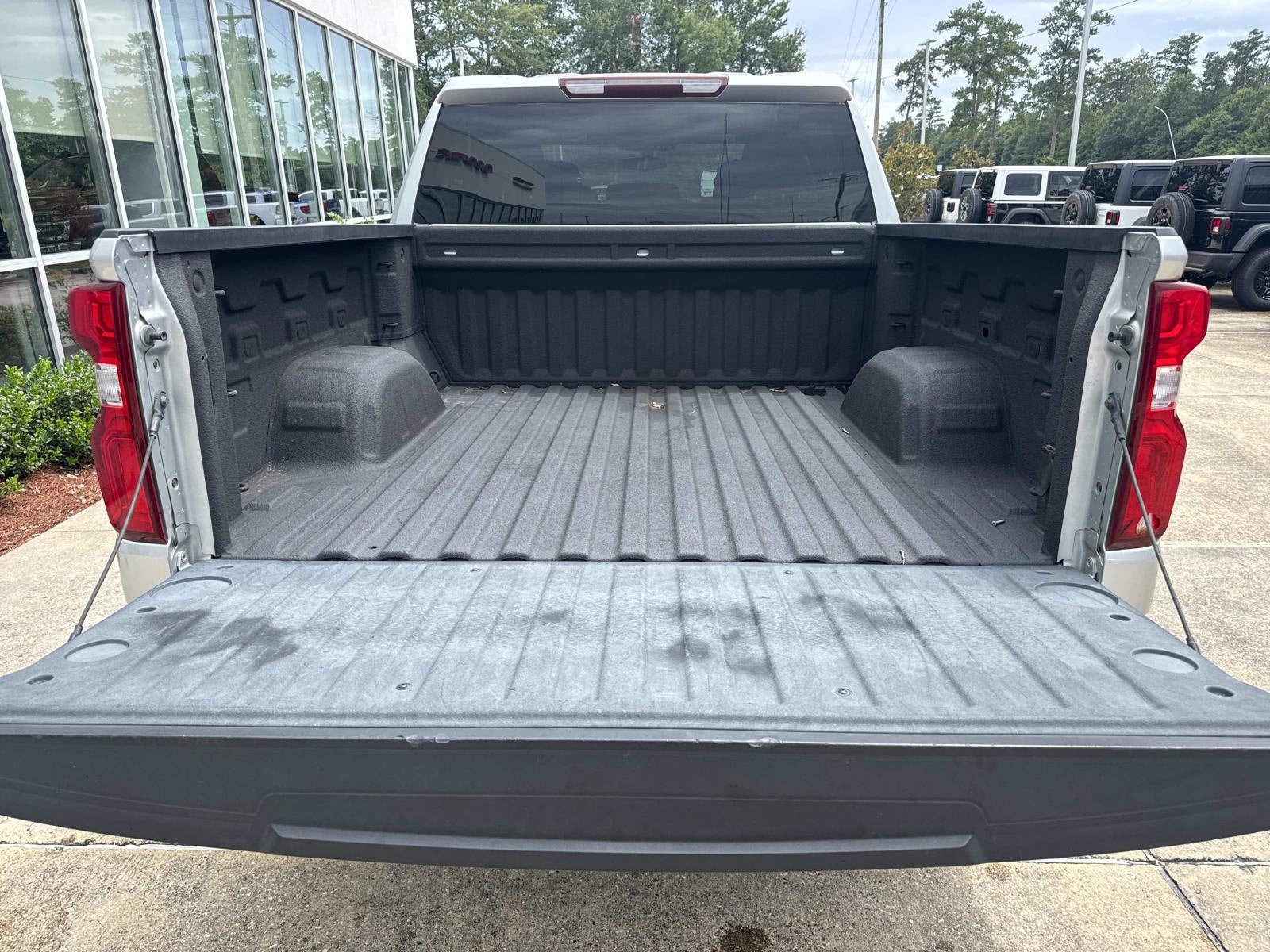2020 Chevrolet Silverado 1500 2WD Crew Cab Short Bed Custom