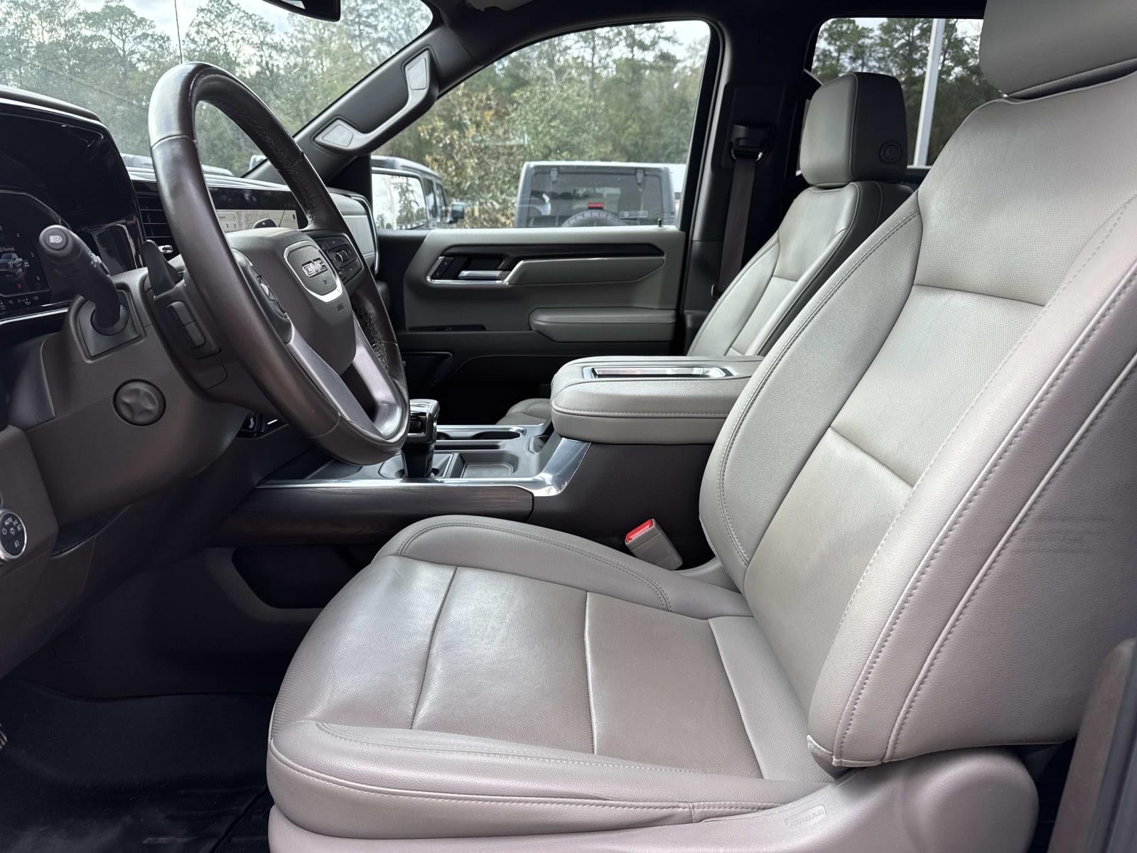 2022 GMC Sierra 1500 4WD Crew Cab Short Box SLT