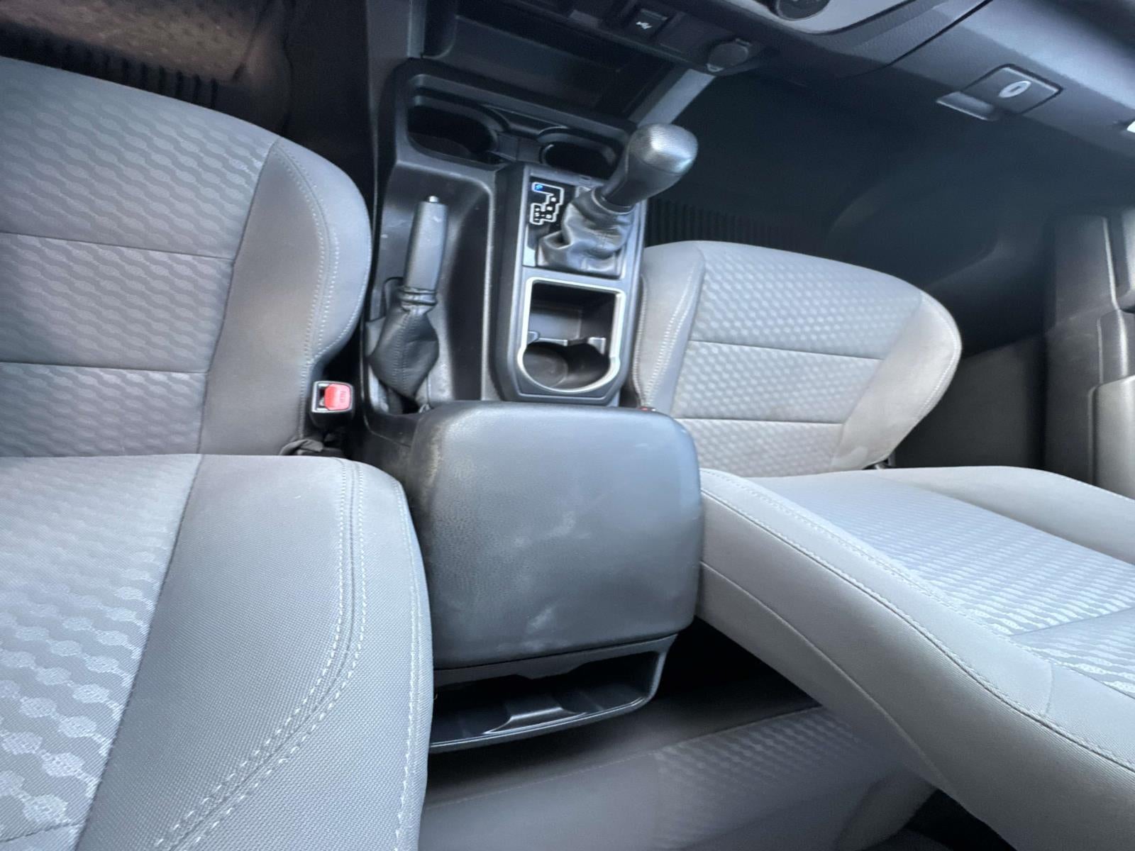 2022 Toyota Tacoma SR V6