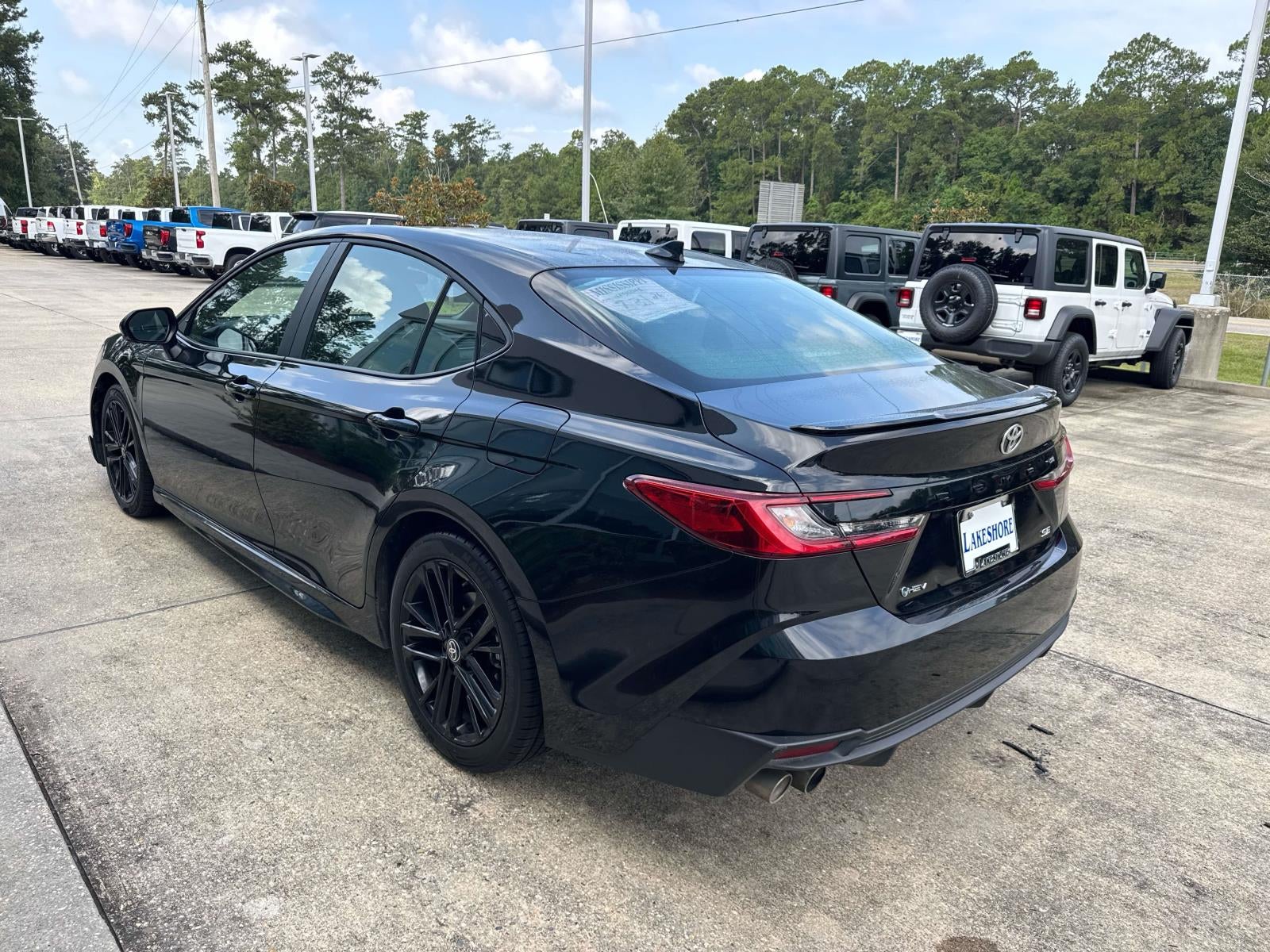 2025 Toyota Camry SE